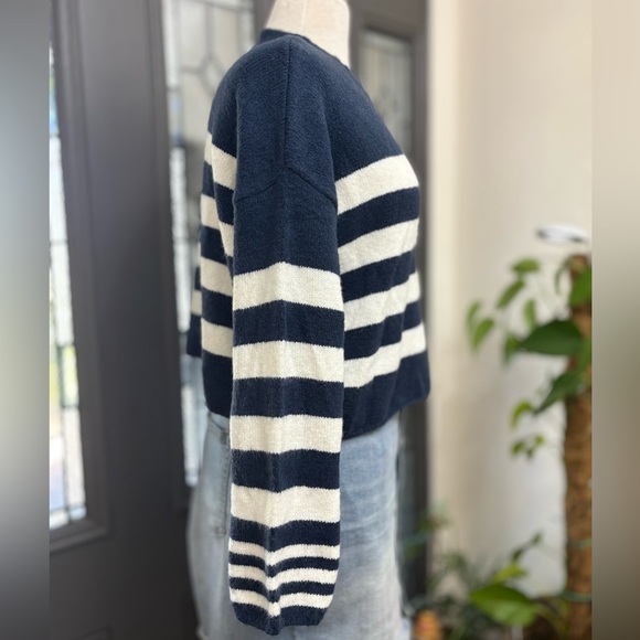 NWT Sincerely Jules Navy Cream Wide Stripe Chunky Cropped Knit Sweater | Size M - Picture 4 of 9